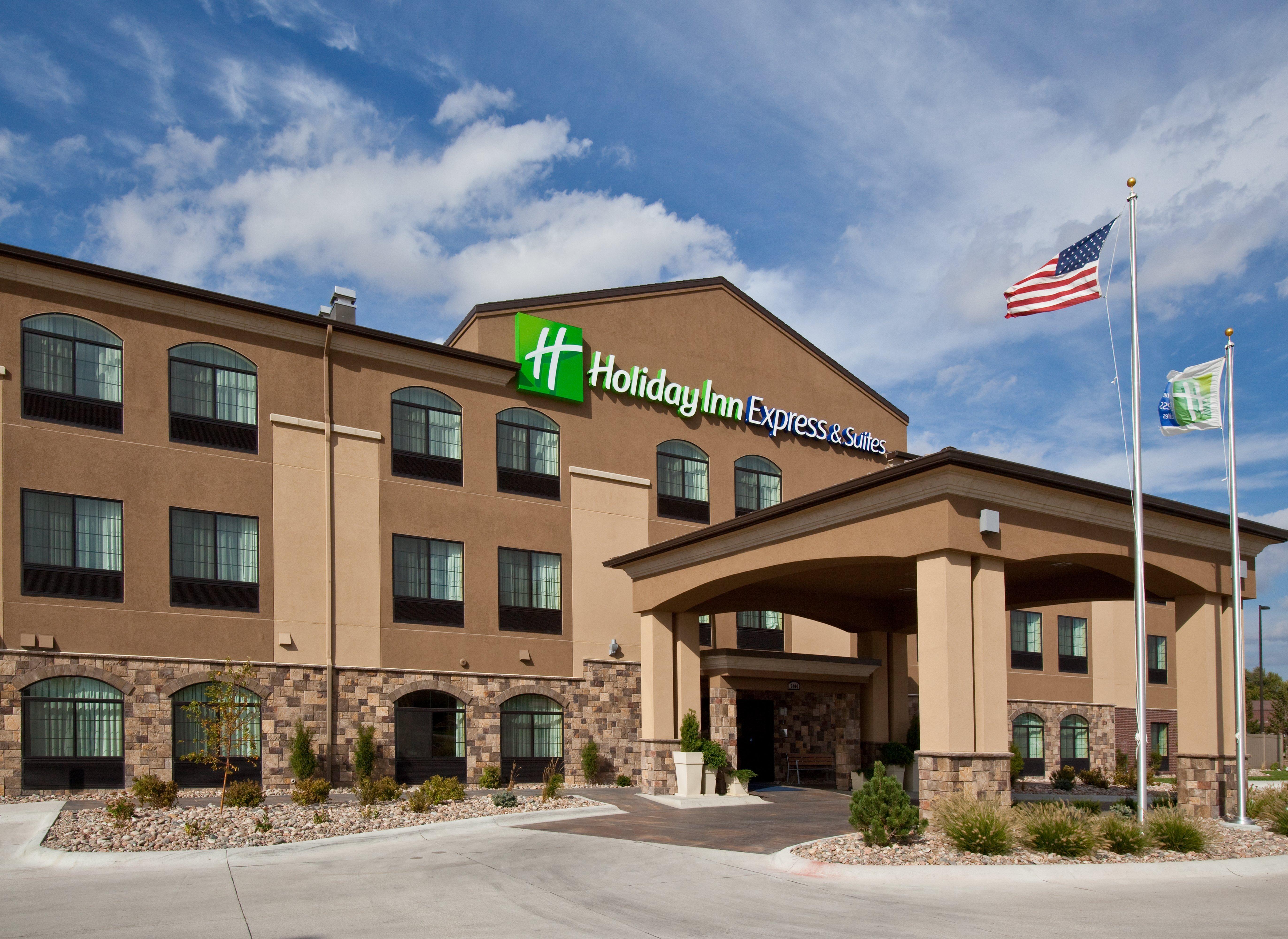 Holiday Inn Express Hotel & Suites Grand Island Exterior photo