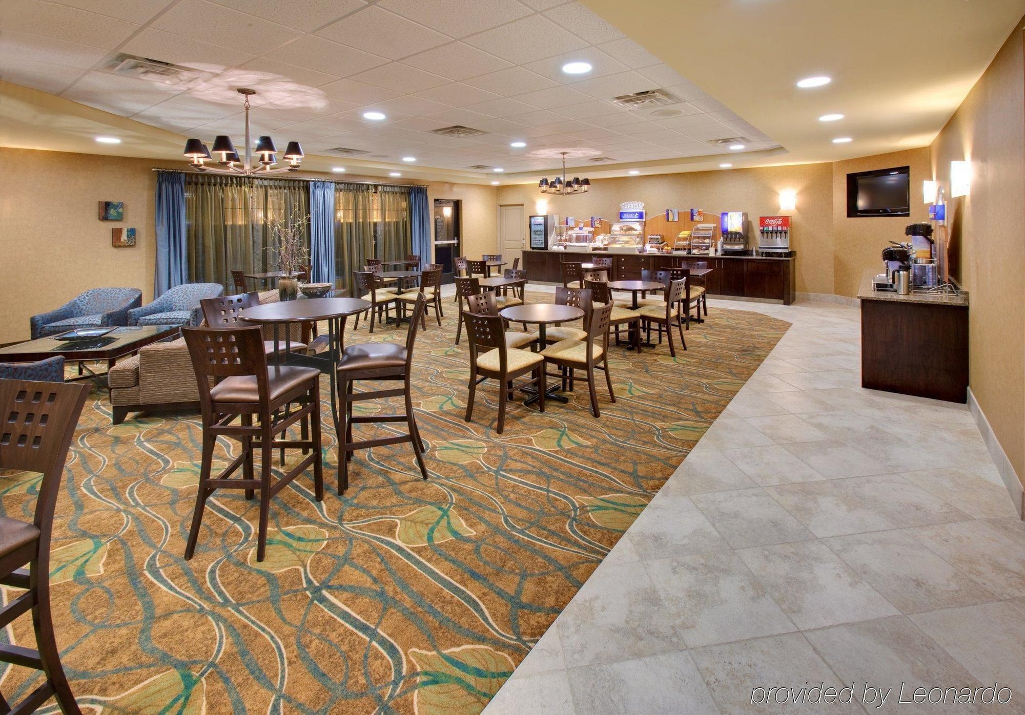 Holiday Inn Express Hotel & Suites Grand Island Restaurant photo